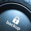 Does a Full Database Backup Truncate the Log?